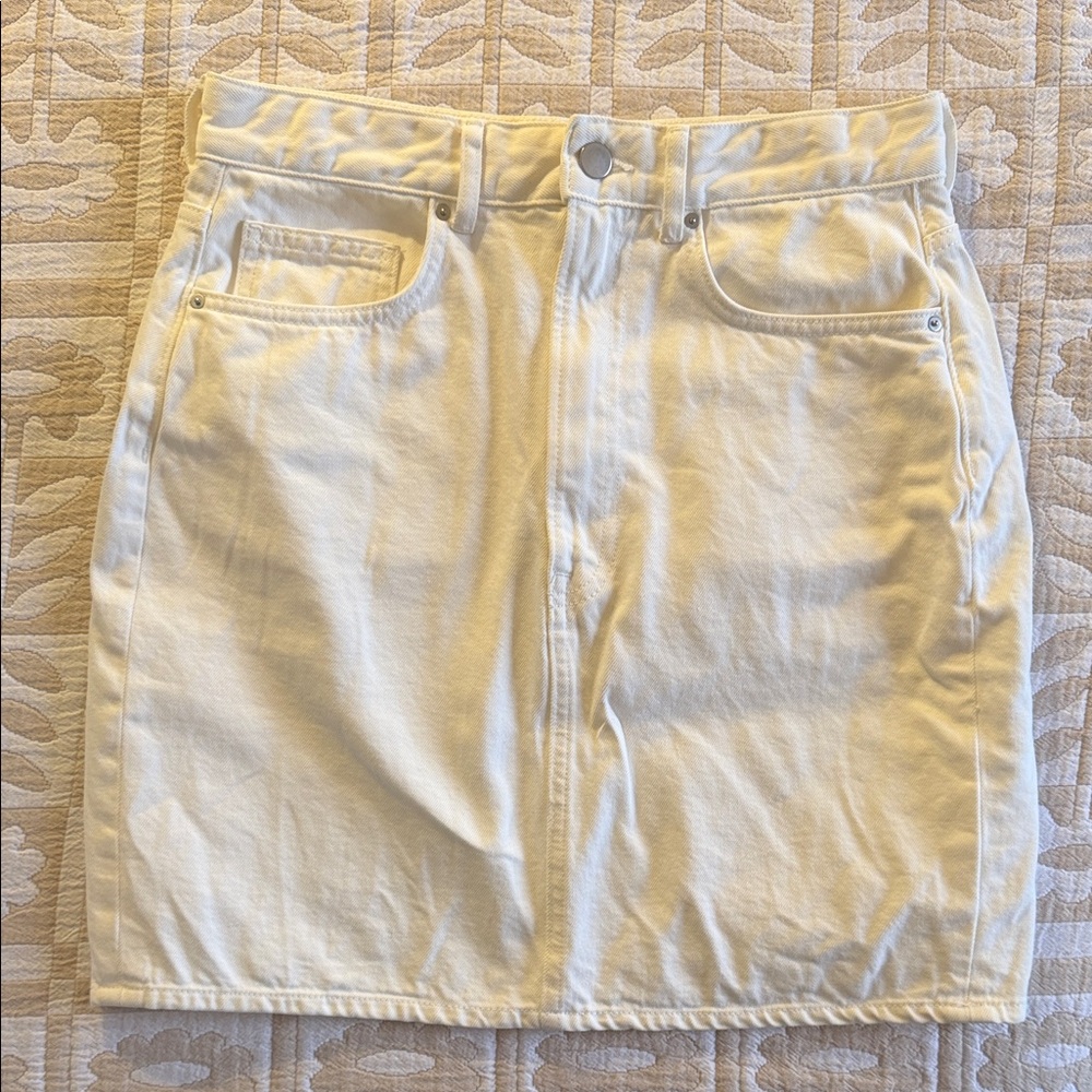 H&M Cream Mini Skirt